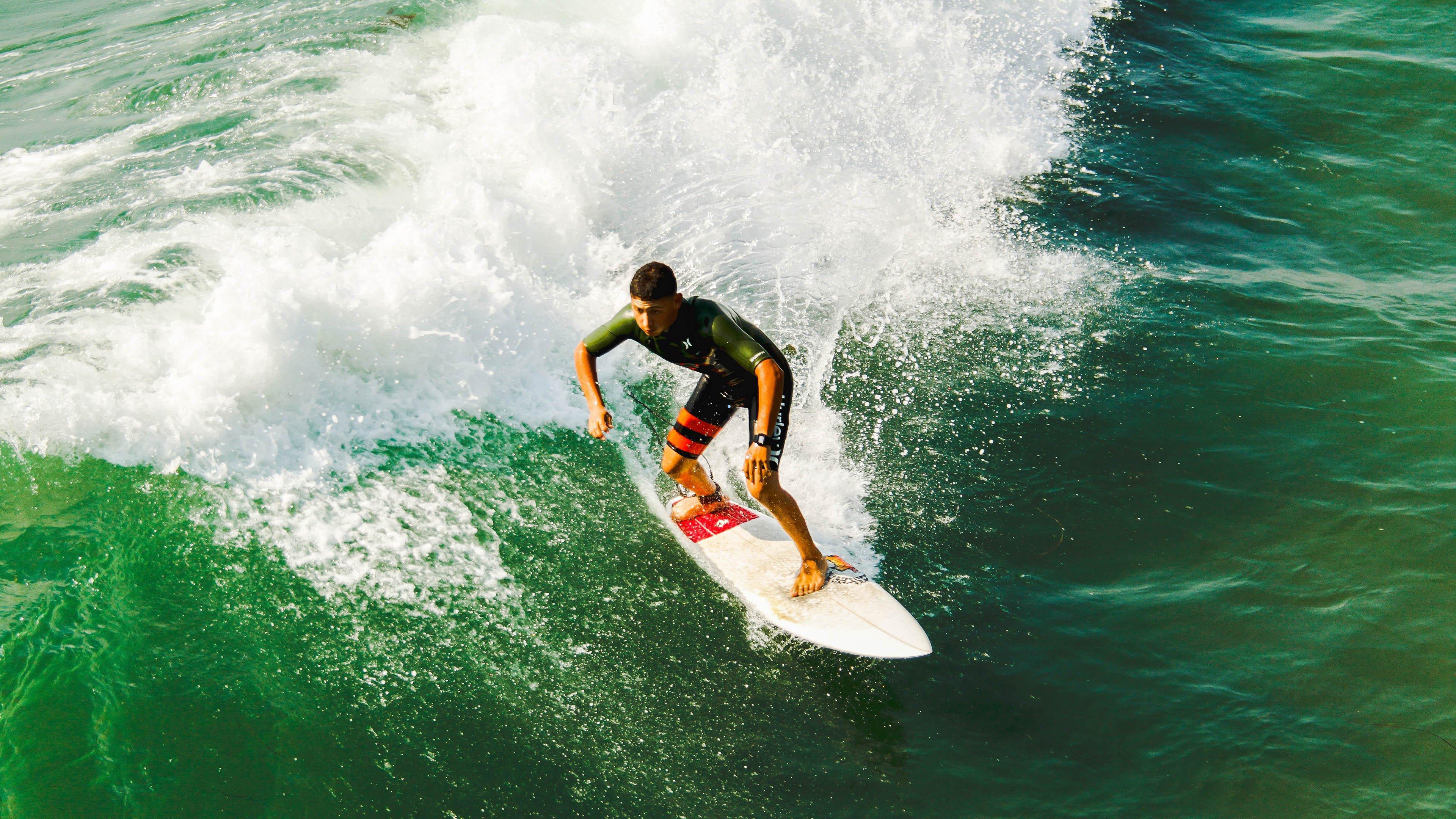 UFC 318，丹·伊盖与帕特里西奥·弗莱雷的羽量级巅峰对决