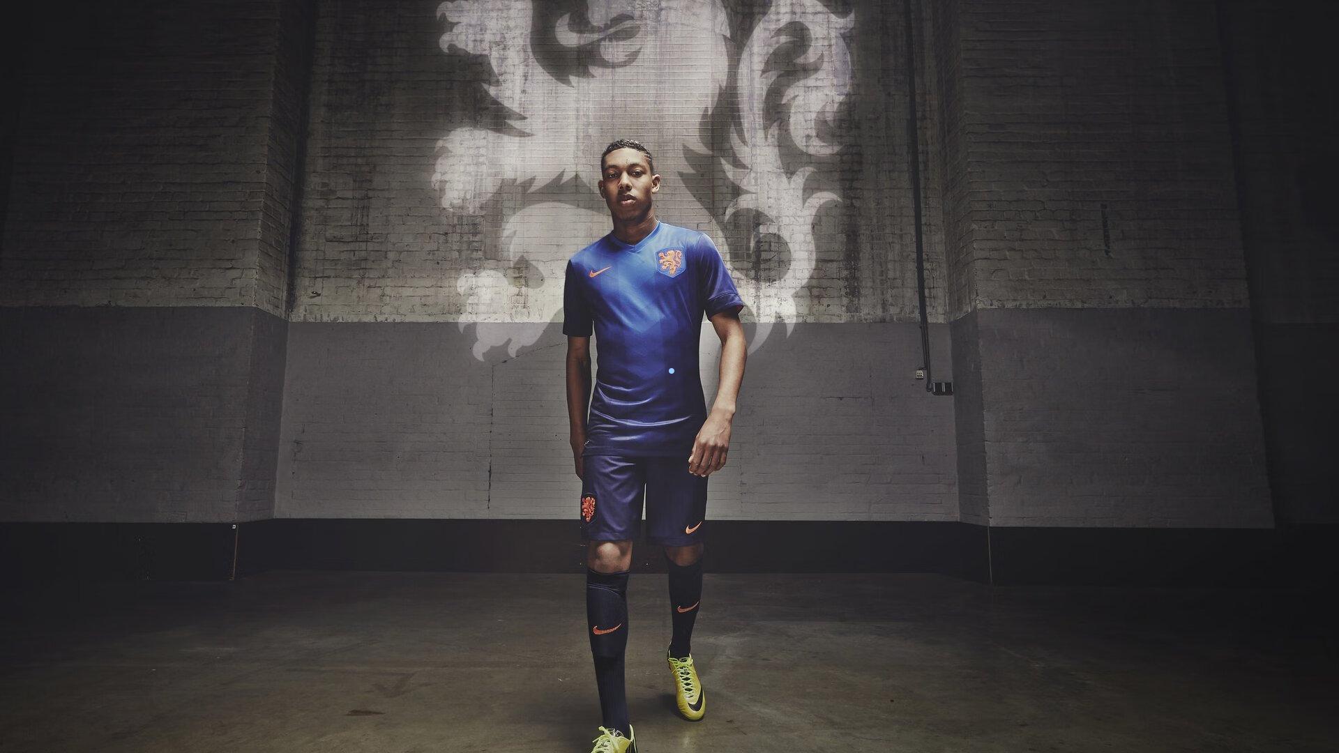 10岁足球新星彭啸少儿赛真情流露，偶像巴萨与C罗，毕生心愿唯效忠国安